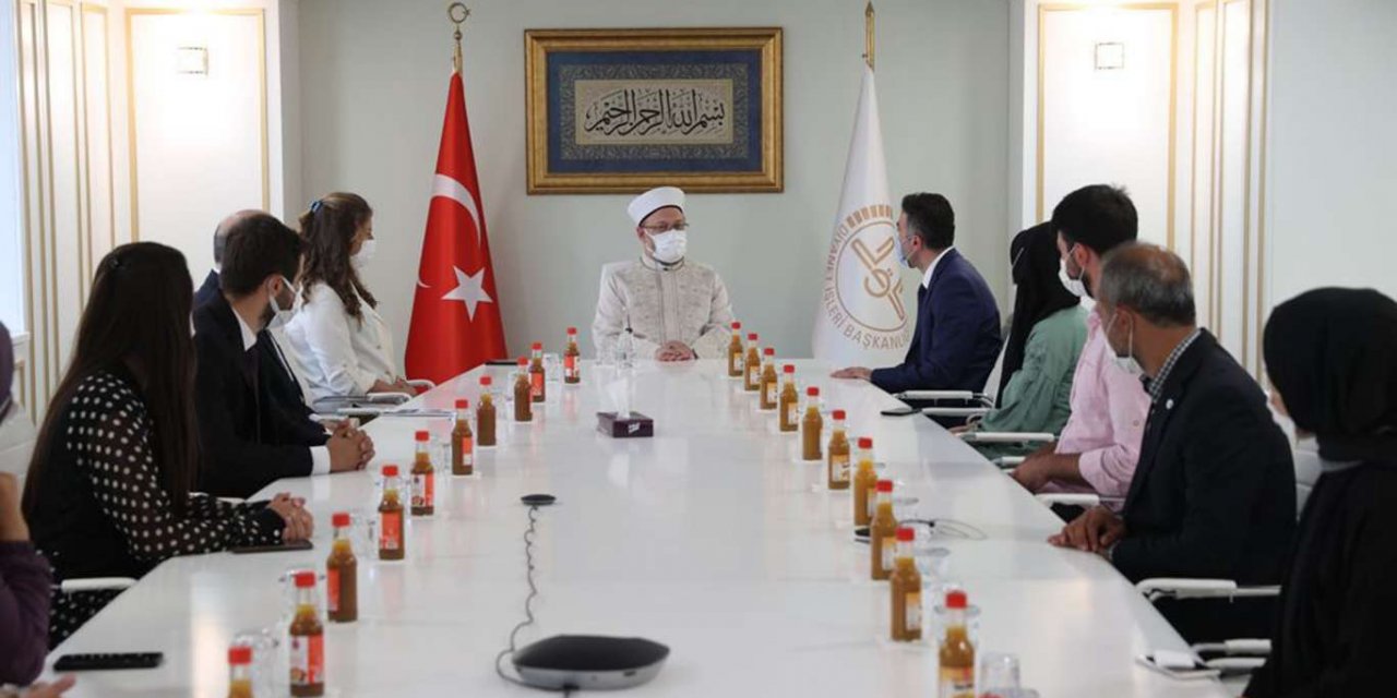 Batman Üniversitesi öğrencileri Diyanet İşleri Başkanı Erbaş’ı ziyaret etti