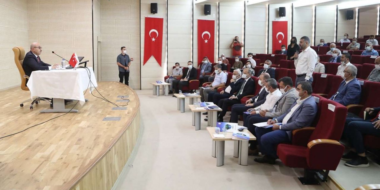 Mardin Valisi Demirtaş STK temsilcilerine bir yıllık faaliyetlerini anlattı