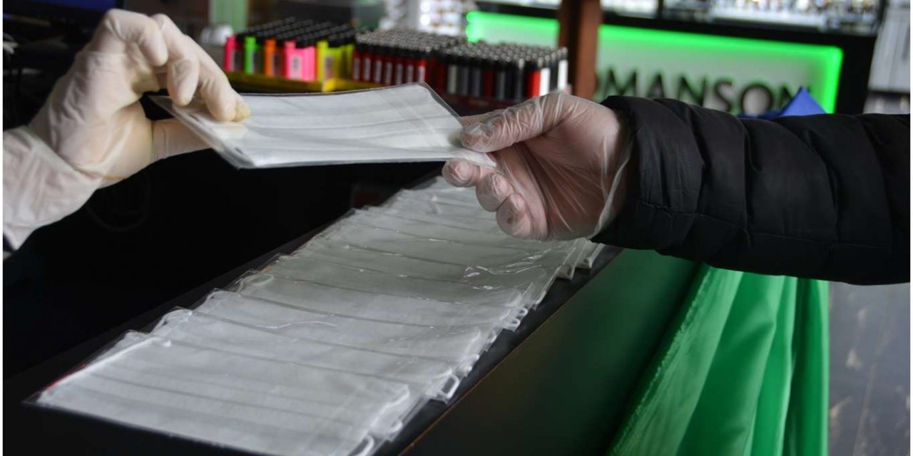 Hollanda'da kapalı alanlarda maske takma zorunluluğu kaldırıldı