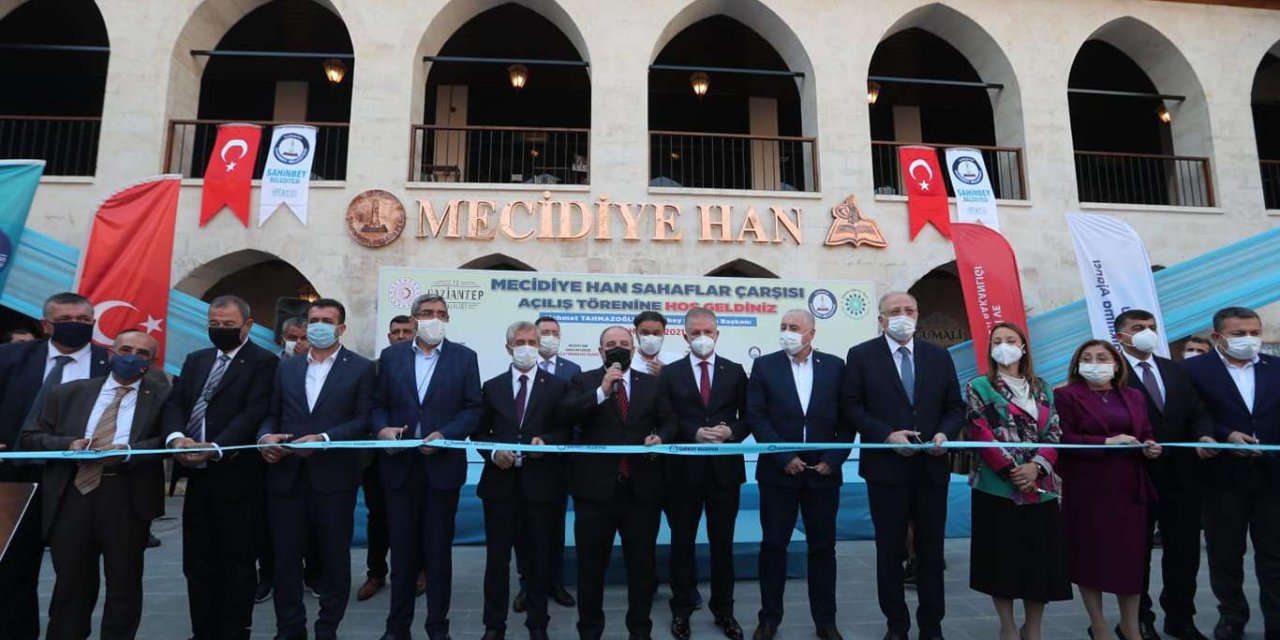 Bakan Varank, Mecidiye Han Sahaflar Çarşısı’nın açılışını yaptı