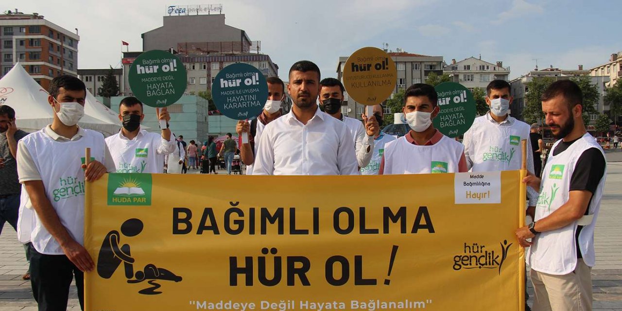 HÜDA PAR Gençlik Kolları'ndan uyuşturucuyla mücadele etkinliği