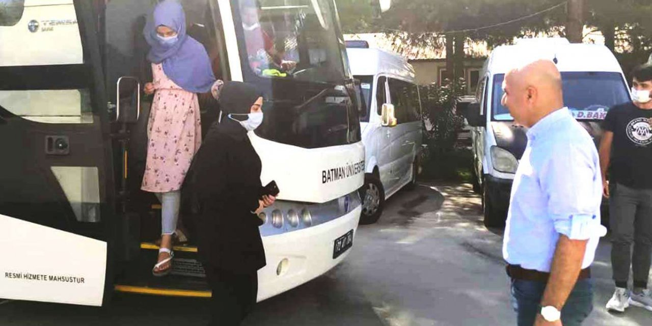 Ankara-Çanakkale gezisine gönderilen üniversite öğrecileri Batman'a döndü