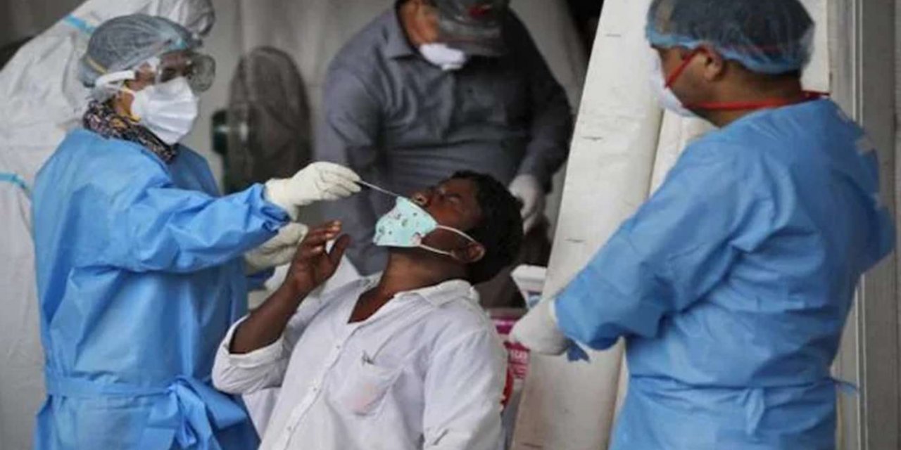 Hindistan'da Covid-19 salgınında günlük vaka sayısı düşüşe geçti