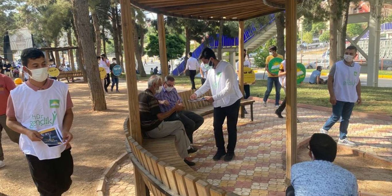 HÜDA PAR Mardin Gençlik Kolları madde bağımlılığının zararlarına dikkat çekti