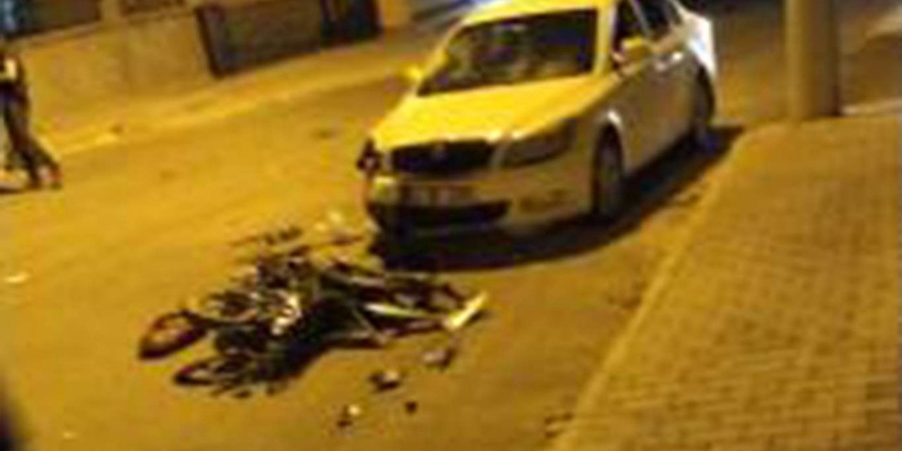 Otomobil ile motosikletin karıştığı kazada 2 kişi yaralandı