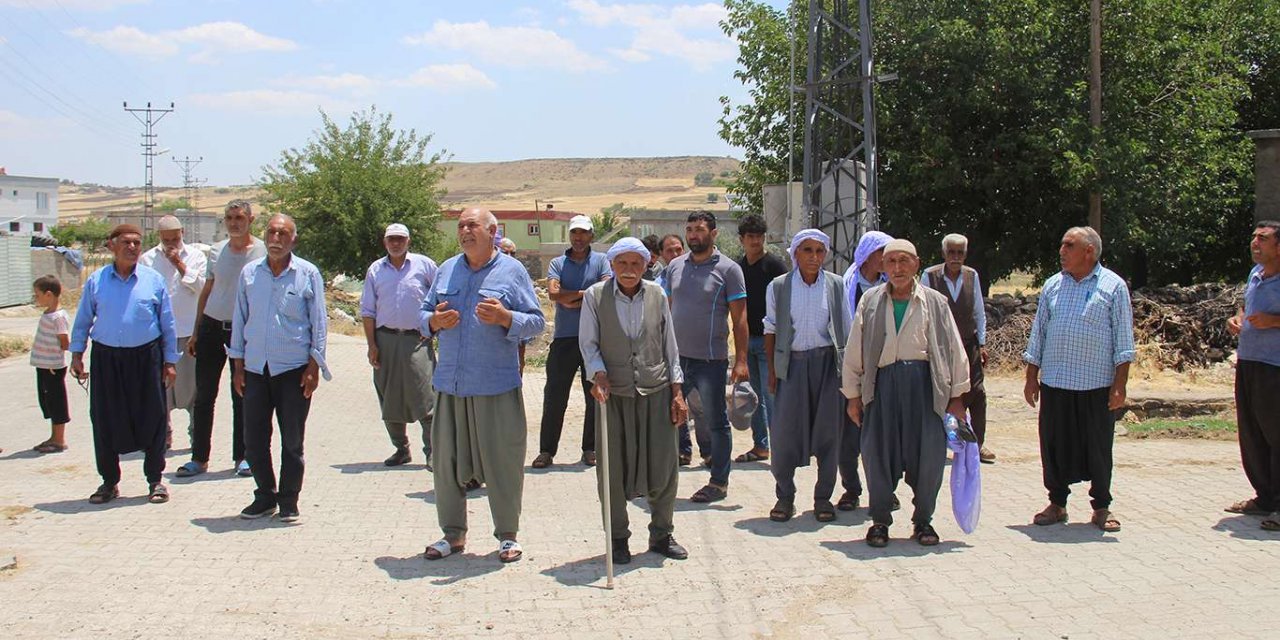 ​20 yıldır suya hasret kalan mahalle sakinleri yetkililere seslendi: Su sorunumuz çözülsün