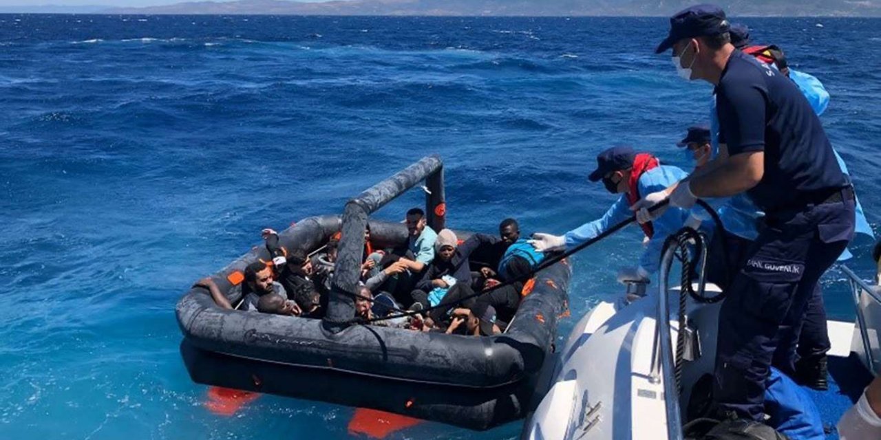 İzmir ve Muğla açıklarında 40 düzensiz göçmen kurtarıldı
