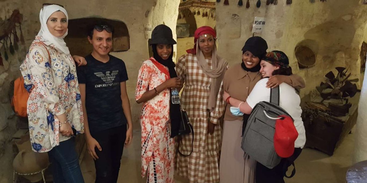 Batman Üniversitesi yabancı uyruklu öğrencilerine Mardin ve Midyat’ı gezdirdi