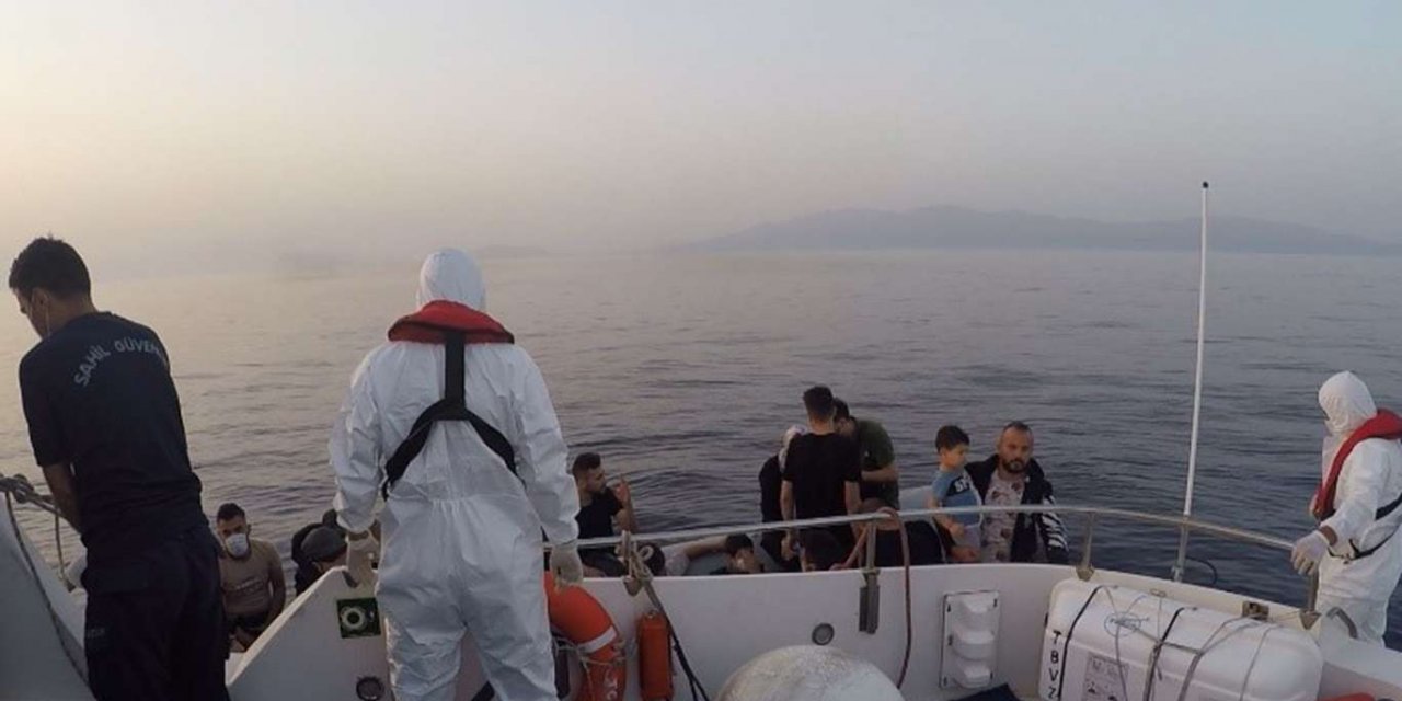 Yunanistan tarafından ölüme itilen 70 düzensiz göçmen kurtarıldı