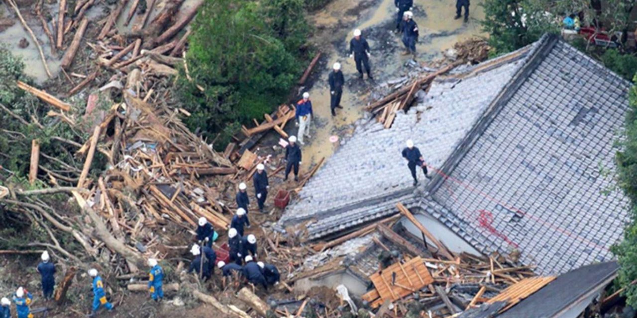 Japonya'da meydana gelen heyelan sonrası en az 20 kişiden haber alınamıyor