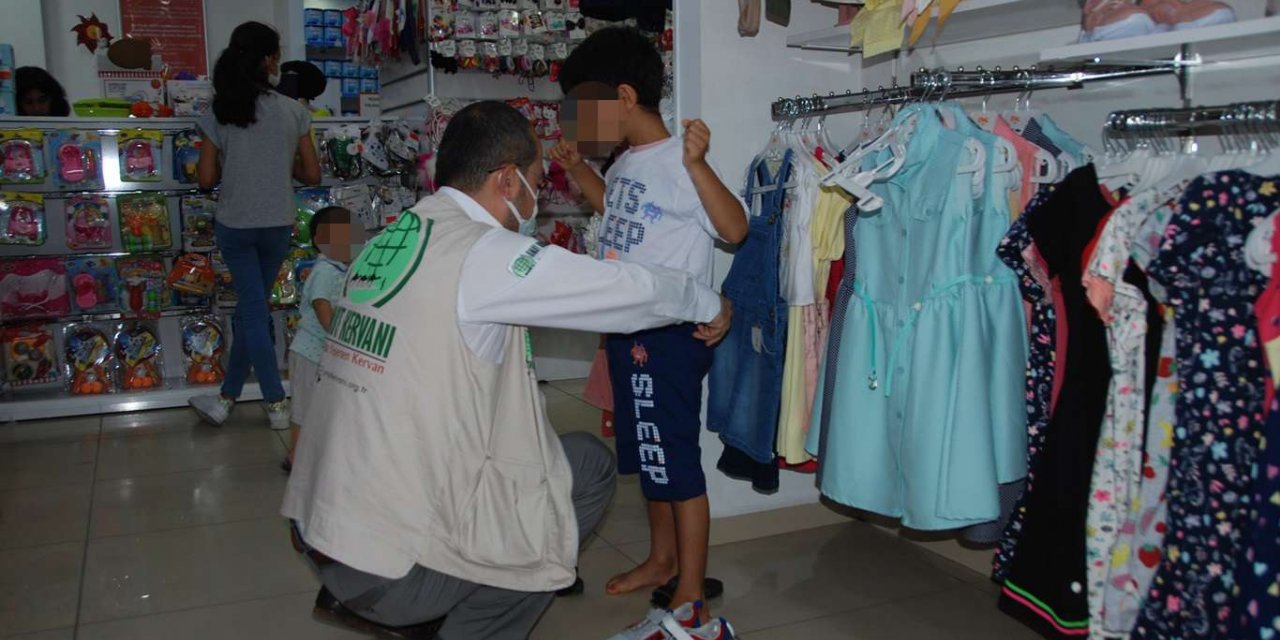 ​Yetim ve ihtiyaç sahibi çocuklara bayram öncesi kıyafet yardımı yapıldı