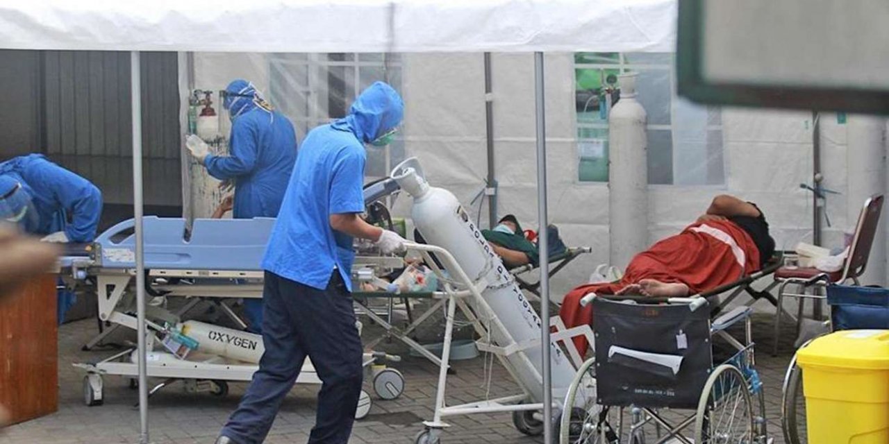 Endonezya'da oksijen stoklarının bitmesi nedeniyle Covid-19 hastası 33 kişi hayatını kaybetti