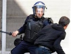 11 Polîsên Bı Îddîa Lı Ahmet Koca Îşkence Kırıbûn Derketın Pêş Hakım