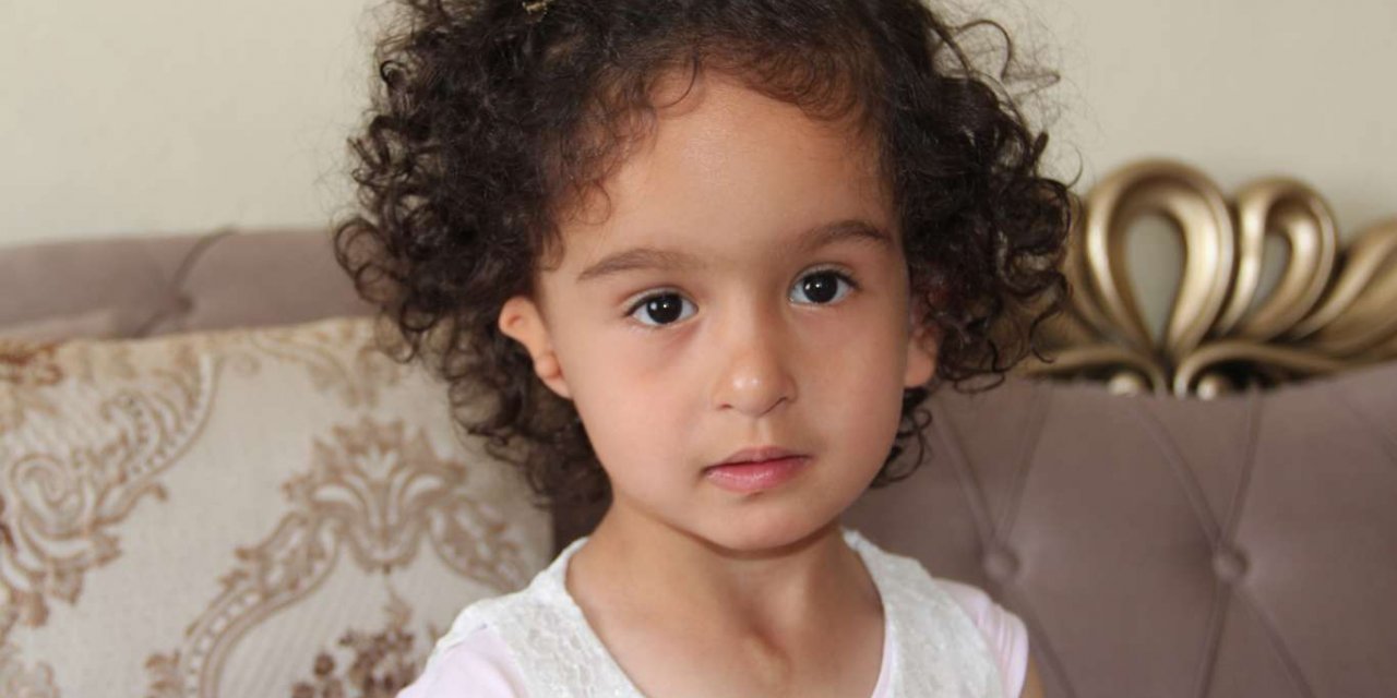 Doğuştan kulak deliği ve kepçesi olmayan kızın annesinden yardım çağrısı