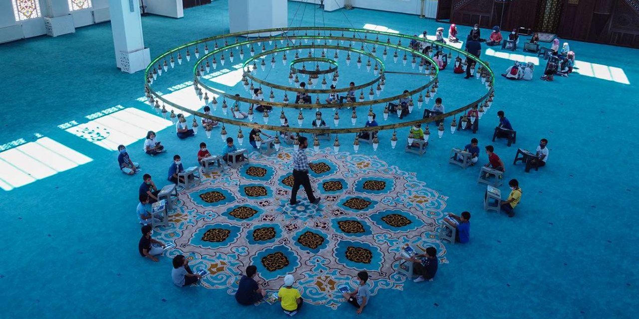 Ağrı'da öğrenciler yaz Kur'an kurslarına kavuştu