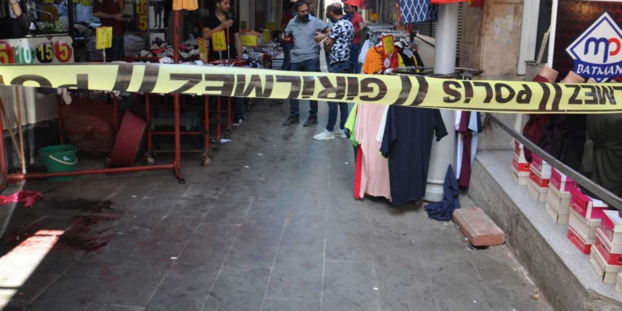 Bıçaklı saldırıya uğrayan zabıta memuru ağır yaralandı