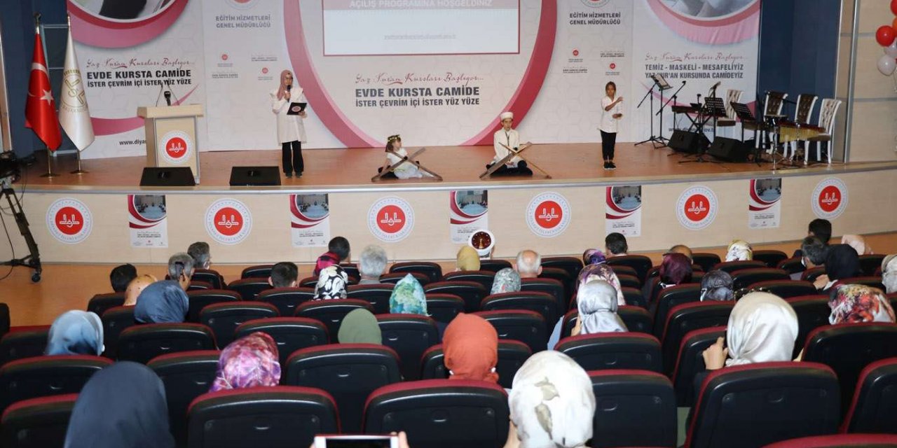 ​Diyanet İşleri Başkanının katılımıyla Yaz Kur'an Kursları açılık programı yapıldı