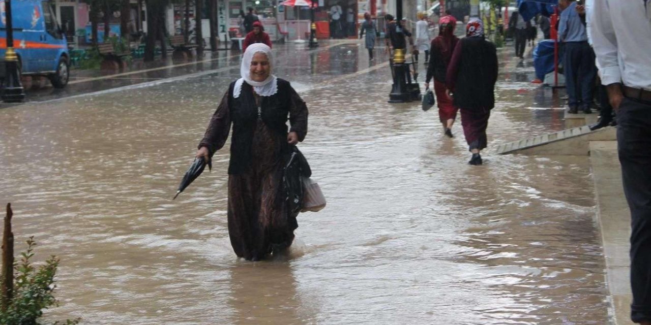 Meteorolojiden kuvvetli yağış uyarısı