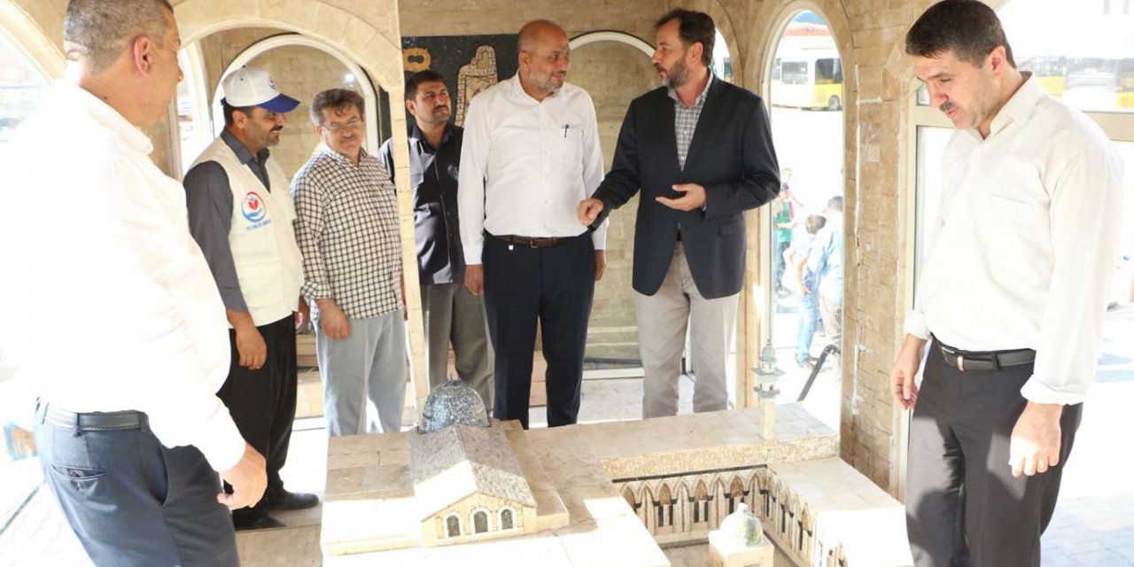 ​HÜDA PAR Mardin’de sergilenen Minia Kudüs tırını ziyaret etti