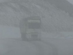 Mayıs Ayında Van'da Kar Yağışı video