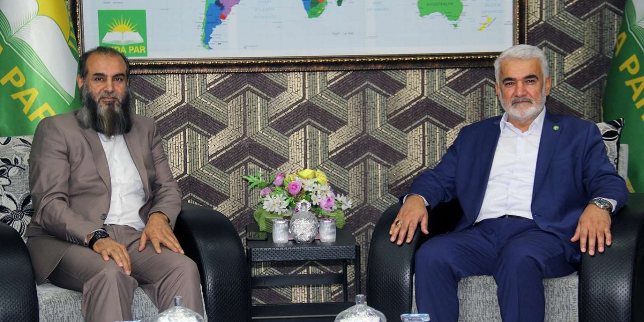 ​İslami Hareket Partisi'nden HÜDA PAR Genel Başkanı Yapıcıoğlu'na ziyaret