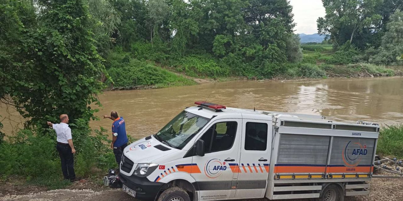 Sakarya'da selde kaybolan yaşlı adamın arama çalışması sürüyor