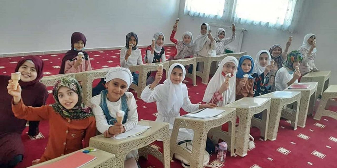 ​Pandemi yasaklarının bitmesiyle çocuklar tekrar camilere kavuştu