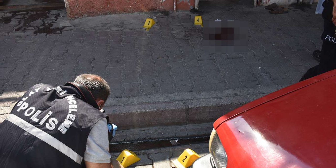 Adana'da kıraathaneye silahlı saldırıda 2 kişi yaralandı