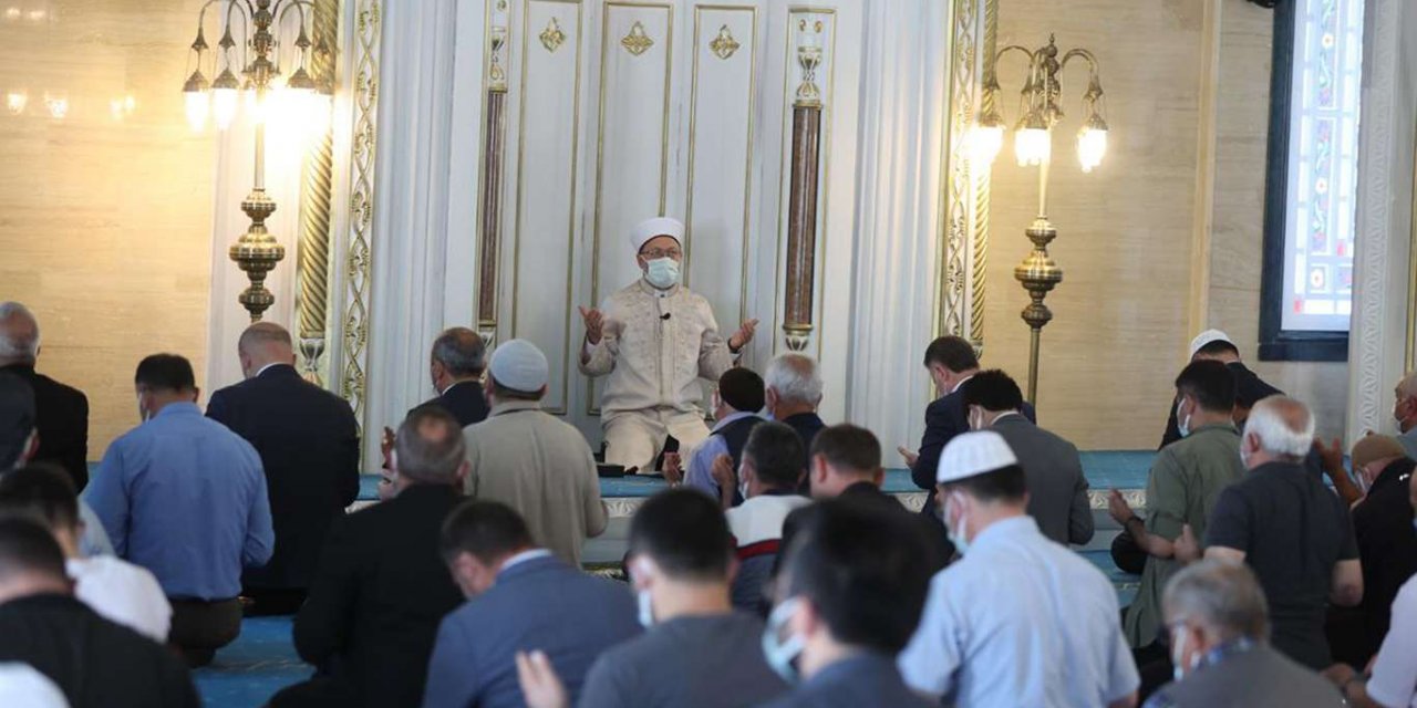 Erbaş: "İslam bizim için en üst şemsiye o şemsiyenin altında hepimiz toplanıyoruz"