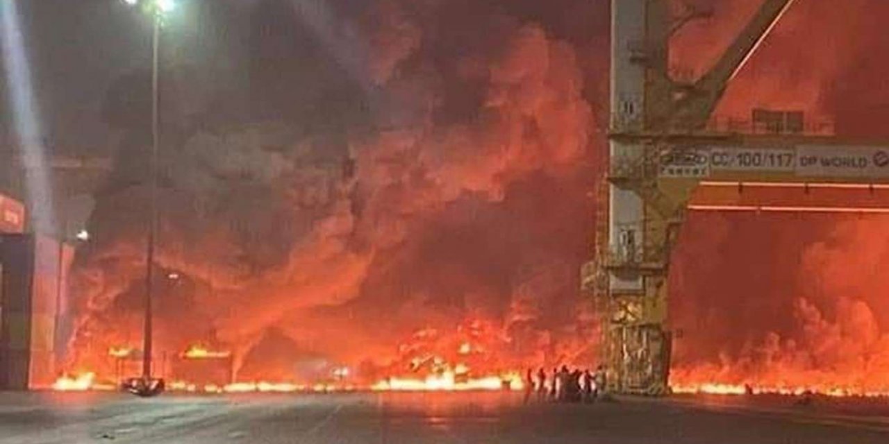 Dubai'nin Cebel Ali Liman’ında patlama