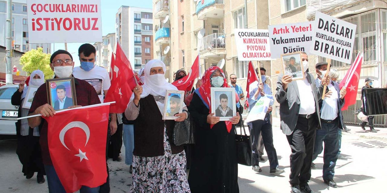 Van'da annelerin evlatları için başlattıkları eylem devam ediyor