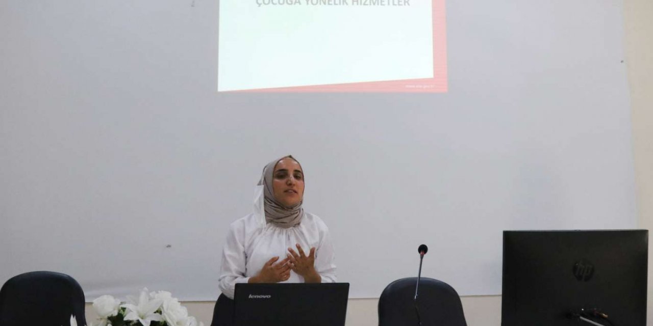 Van'da "Gönülden gönüle dost sohbetleri" kapsamında kadınlara yönelik seminer verildi