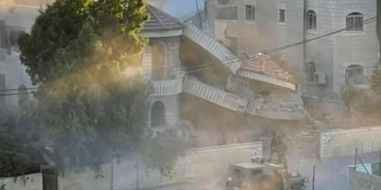 Siyonist işgalci rejimi Filistinli esire ait evi bombaladı