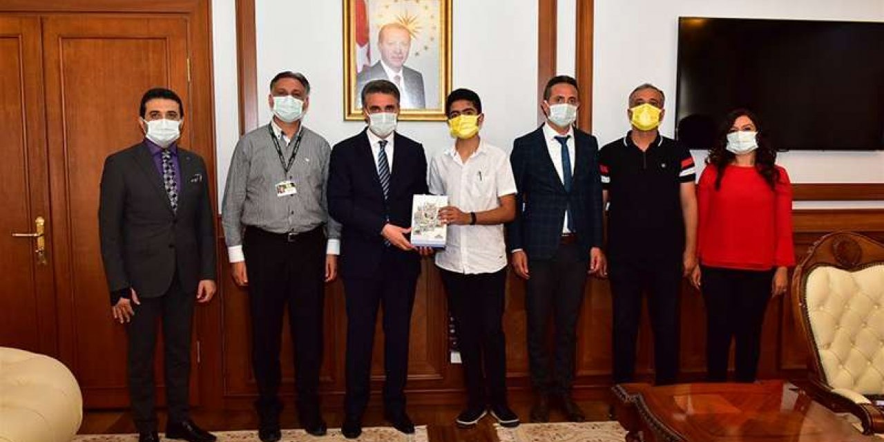 Malatya Valisi Baruş LGS’de Türkiye birincileri arasına giren öğrenciyi kabul etti