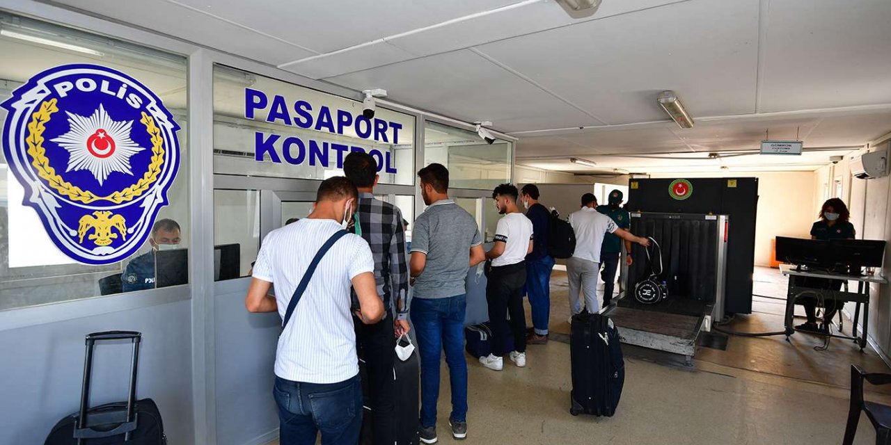 Suriyeli sığınmacıların bayram yolculuğu başladı