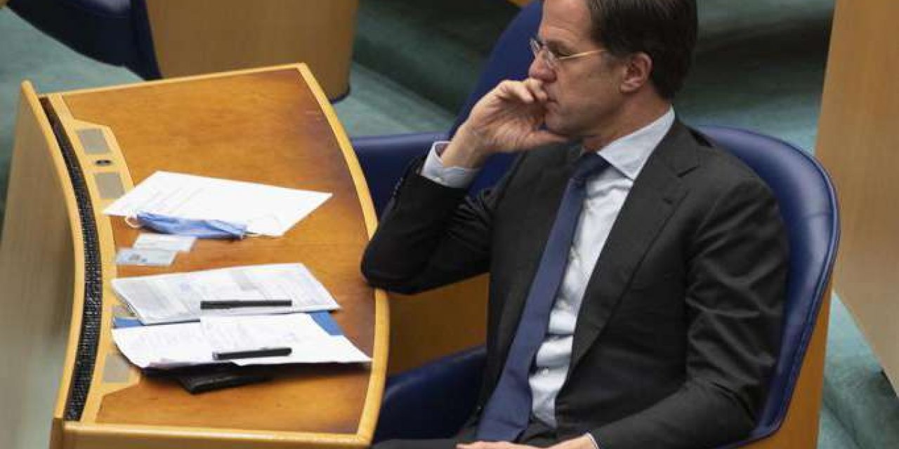 Hollanda'da Covid-19 vaka sayıları artınca önlemler yeniden sıkılaştırıldı