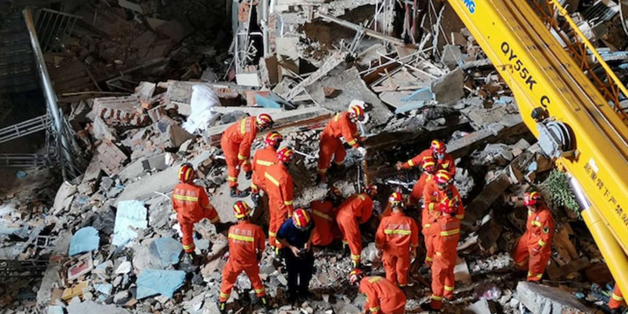 Çin'in Jiangsu eyaletinde bir otel binasının çökmesi sonucu 8 kişi öldü