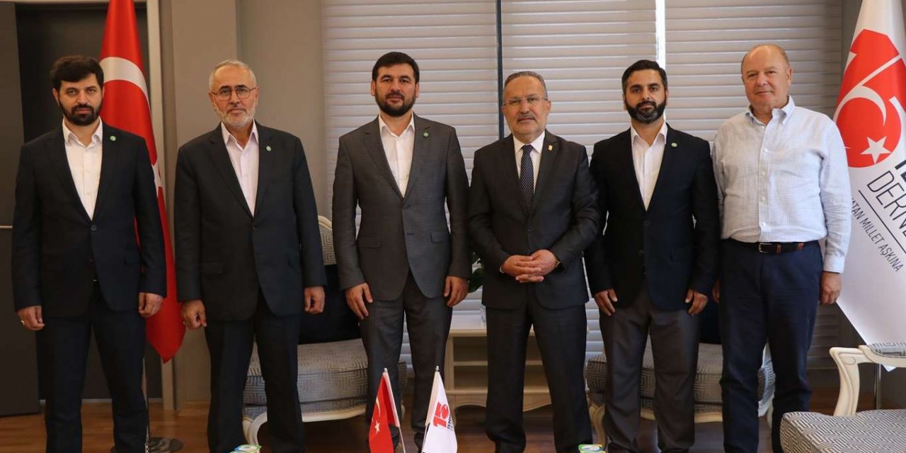 HÜDA PAR İstanbul İl Başkanlığından 15 Temmuz Derneği ve Hafıza 15 Temmuz'a ziyaret