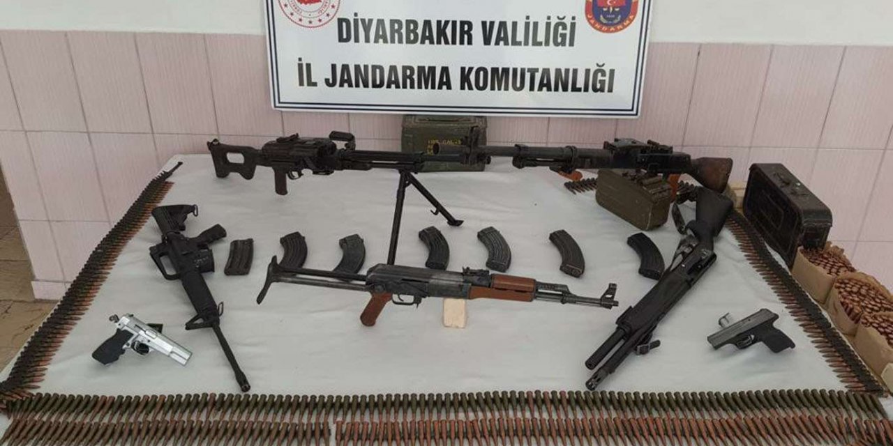 Diyarbakır'da tabut içerisine gizlenmiş çok sayıda mühimmat ele geçirildi