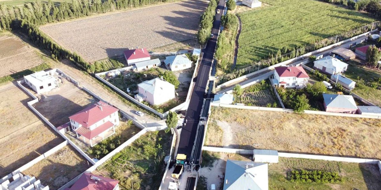 Van'da yol ve asfalt çalışmaları sürüyor