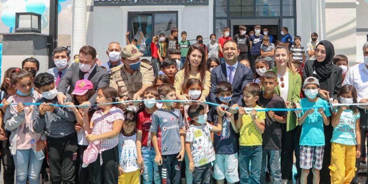 Van'da öğrenciler için Eğitim Köşkü açıldı