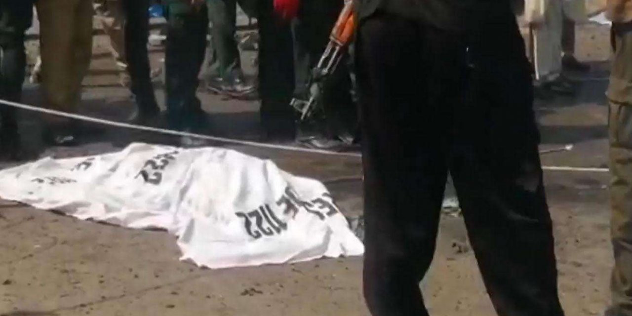 At least 13 killed, 28 injured in Pakistan bus blast