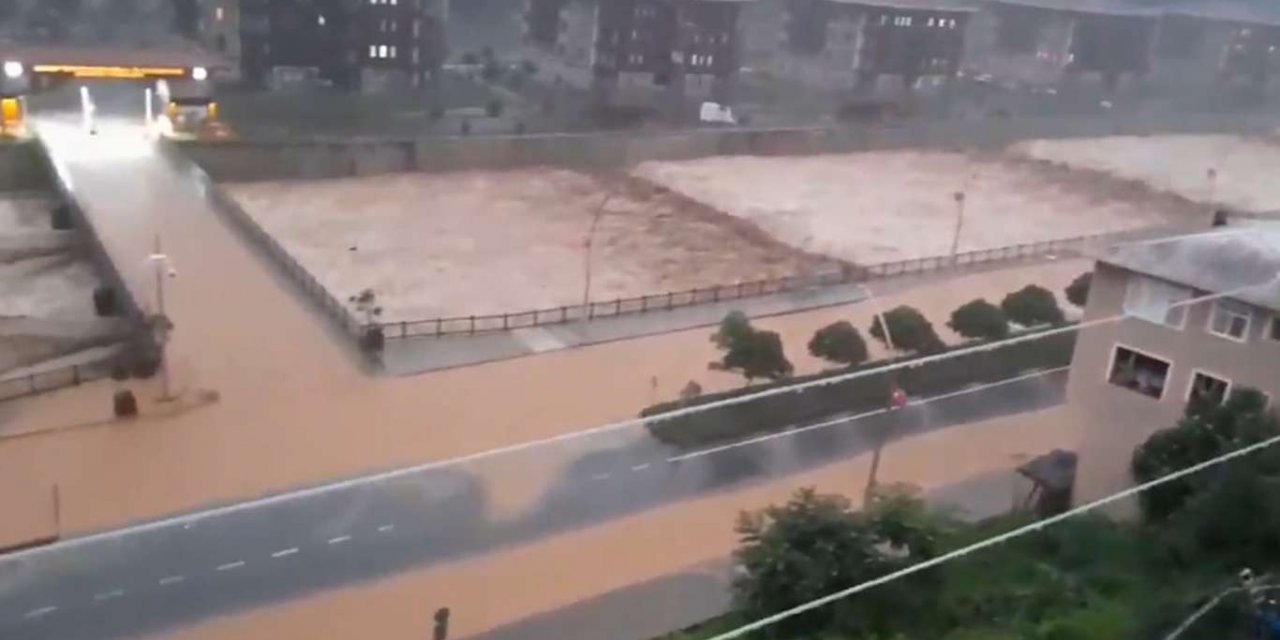 Li Rîzeyê lehî rabû: 2 mirî 6 winda