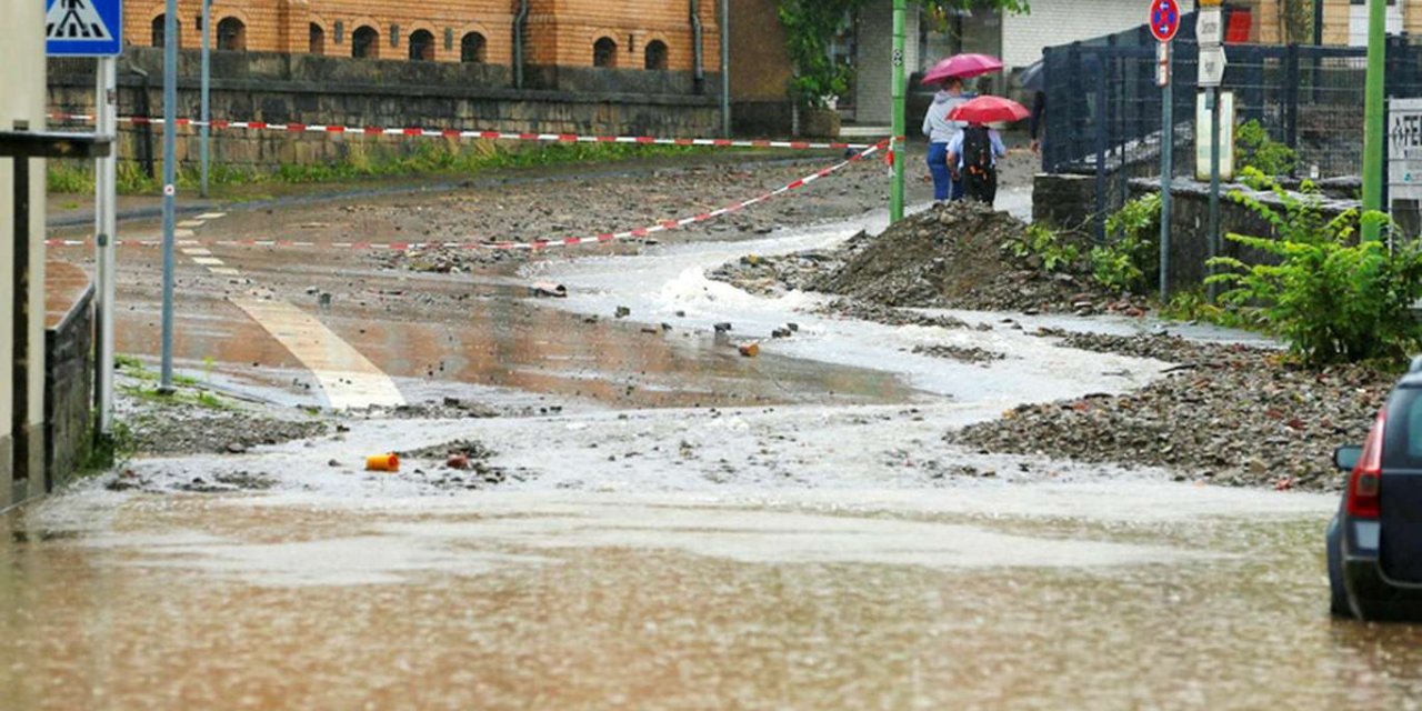 Almanya'da meydana gelen sel felaketinde 7 kişi hayatını kaybetti