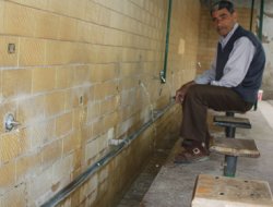 Caminin musluklarını çaldılar