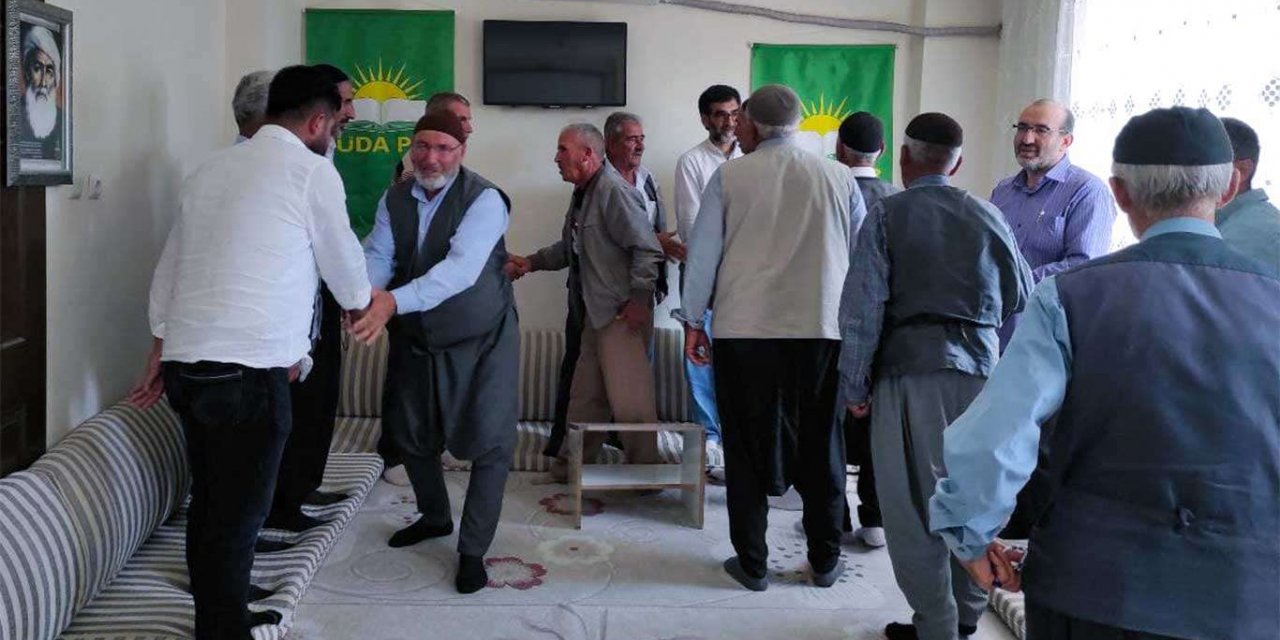 HÜDA PAR'ın girişimiyle husumetli aileler barıştırıldı