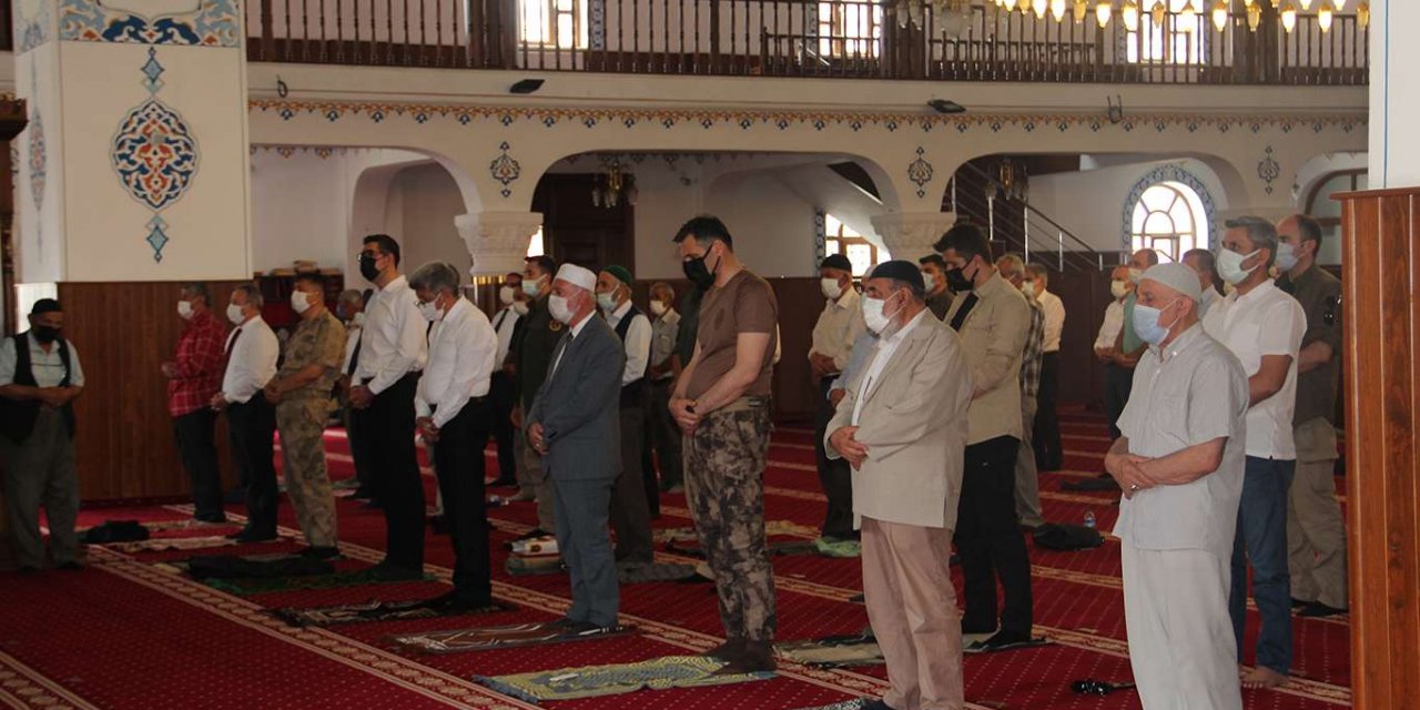 Van'da 15 Temmuz şehitleri için mevlit okundu