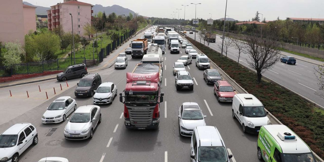 ​Uzmanlar bayram trafiğinden önce yapılması gerekenler konusunda uyarıyor