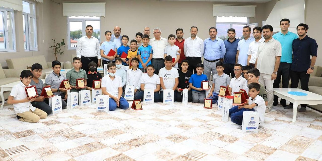 Malatya’da hafızlığı bitiren 25 Kur’an bülbülü için icazet töreni düzenlendi