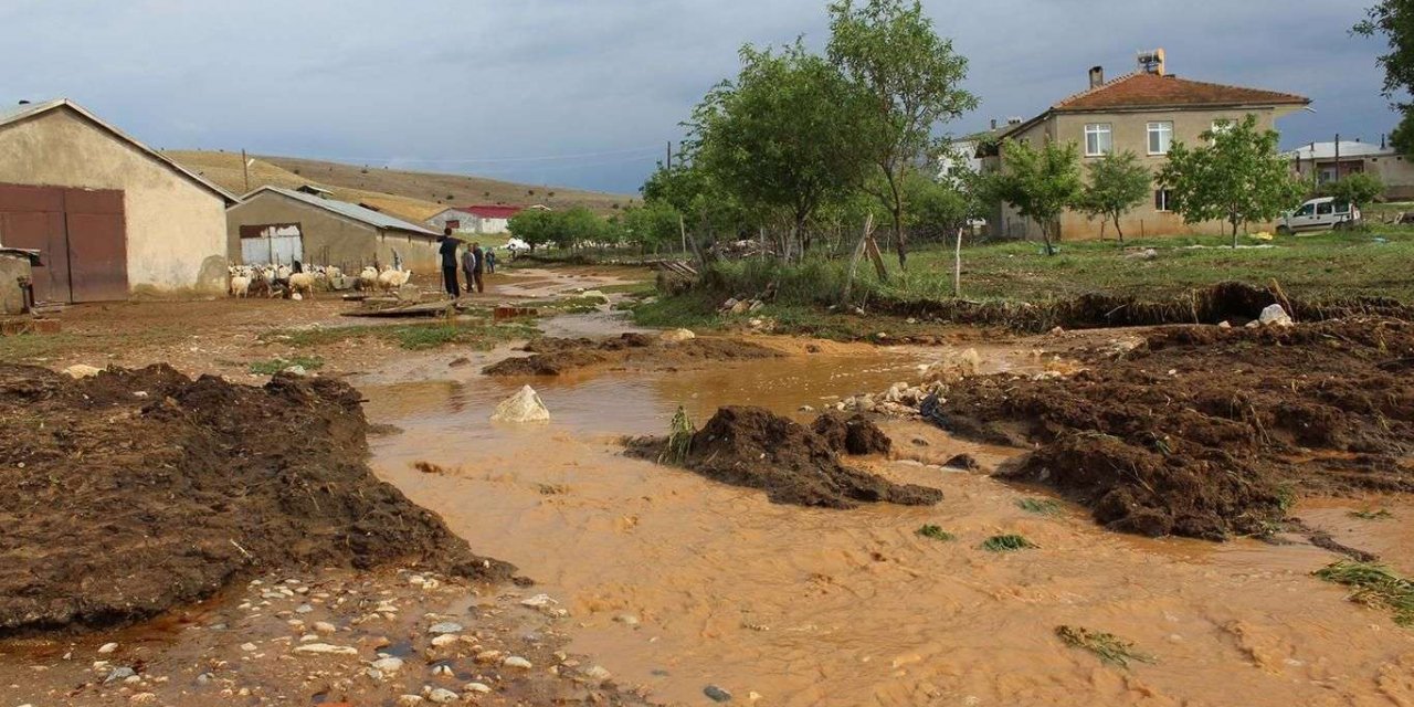 Li Wanê ji ber lehîyê 400 mih telef bûn